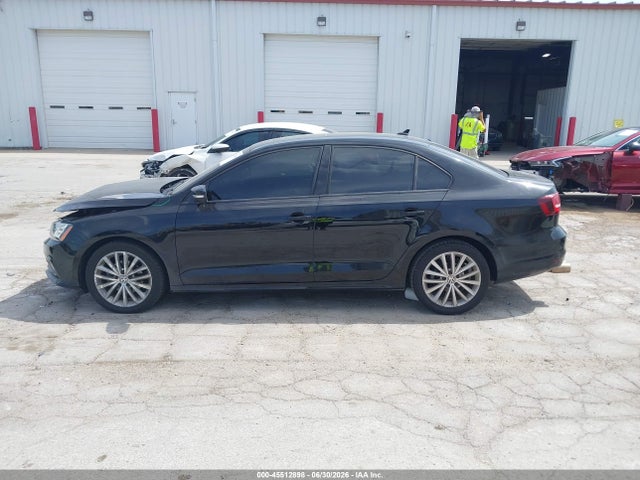 2016 Volkswagen Jetta 1.8t Sel მანქანა იყიდება აუქციონზე, vin: 3VWL17AJ5GM260232, აუქციონის ნომერი: 45512898