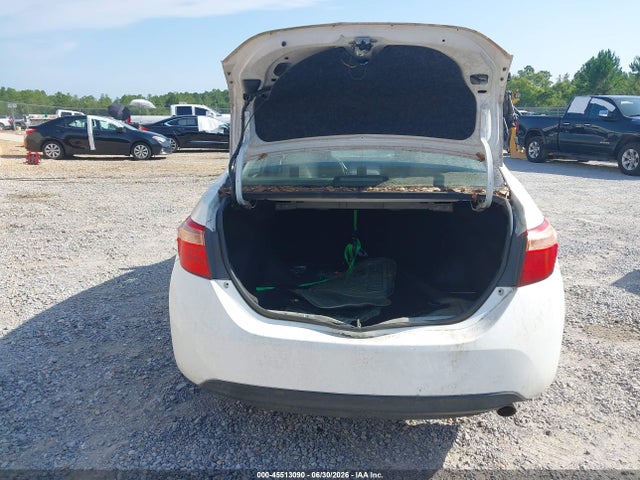 Toyota COROLLA LE 2018 5YFBURHE2JP768572 Image 16