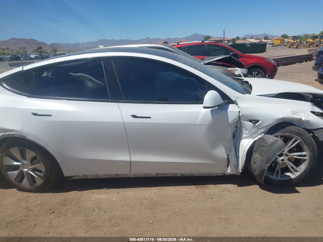 Продаж на аукціоні авто 2021 Tesla Model Y Long Range Dual Motor All-wheel Drive, vin: 5YJYGDEE7MF094279, номер лоту: 45513118