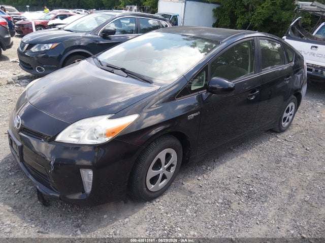 Toyota Prius Two 2014 JTDKN3DU5E0356668 Image 2