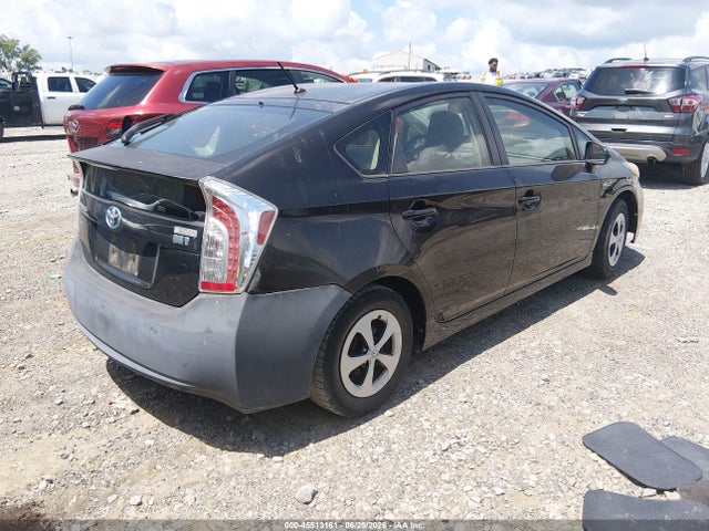 Toyota Prius Two 2014 JTDKN3DU5E0356668 Image 4