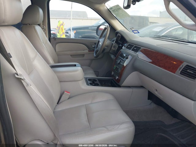 Продажа на аукционе авто 2011 Chevrolet Tahoe Lt, vin: 1GNSCBE03BR233042, номер лота: 45513255