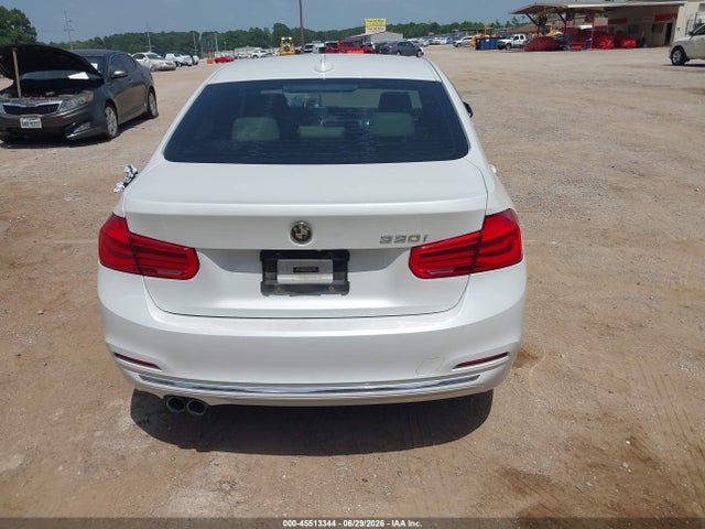 45513344 :رقم المزاد ، WBA8B9C52JEE81382 vin ، 2018 Bmw 330i مزاد بيع