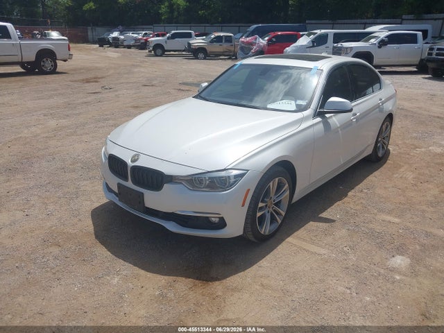 45513344 :رقم المزاد ، WBA8B9C52JEE81382 vin ، 2018 Bmw 330i مزاد بيع