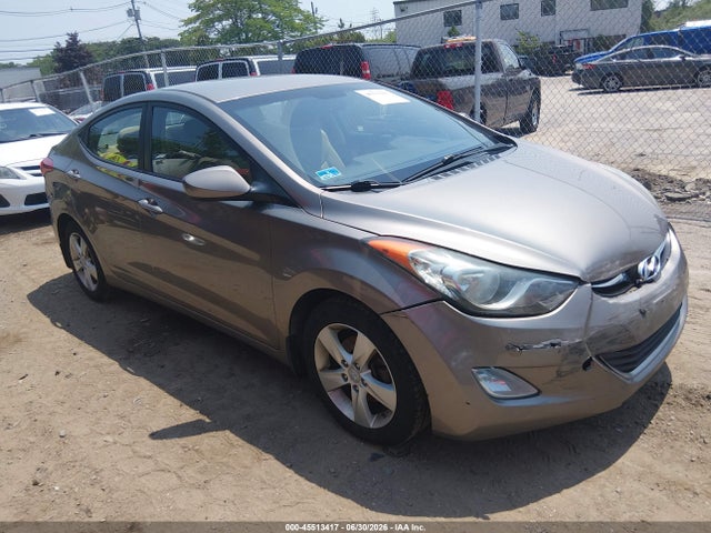 2013 Hyundai Elantra Gls მანქანა იყიდება აუქციონზე, vin: 5NPDH4AE3DH172396, აუქციონის ნომერი: 45513417
