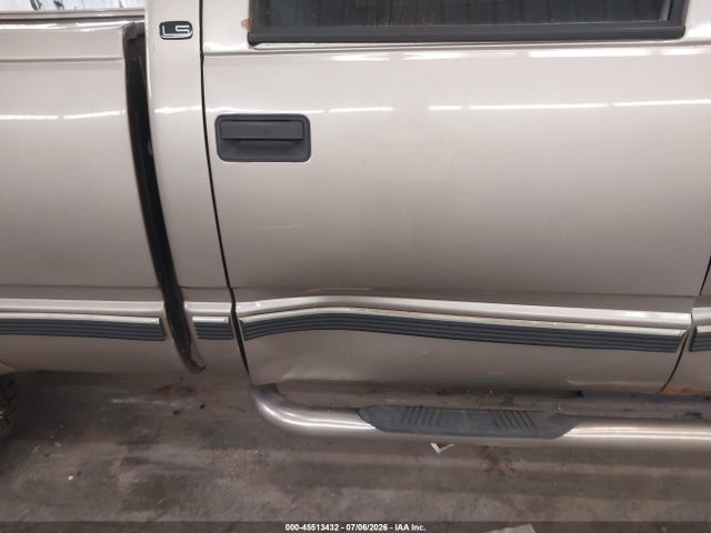 Продаж на аукціоні авто 2000 Chevrolet K2500, vin: 1GCGK23R3YF498766, номер лоту: 45513432