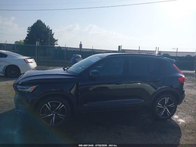 45513445 :رقم المزاد ، YV4162UM3M2430687 vin ، 2021 Volvo Xc40 T5 R-design مزاد بيع
