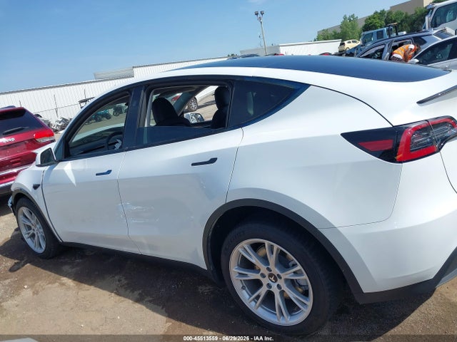 Продажа на аукционе авто 2024 Tesla Model Y Long Range Dual Motor All-wheel Drive, vin: 7SAYGDEE6RA261013, номер лота: 45513559
