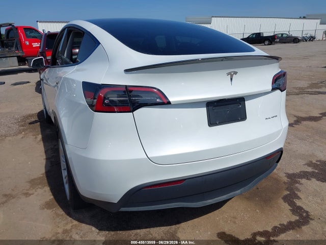 Продажа на аукционе авто 2024 Tesla Model Y Long Range Dual Motor All-wheel Drive, vin: 7SAYGDEE6RA261013, номер лота: 45513559