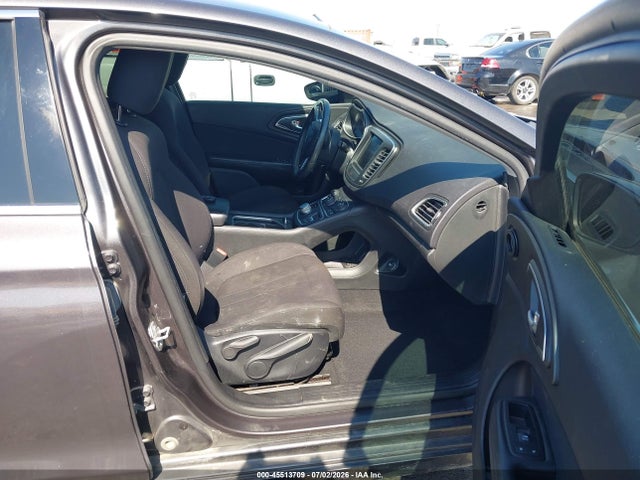 2015 Chrysler 200 Limited მანქანა იყიდება აუქციონზე, vin: 1C3CCCABXFN652601, აუქციონის ნომერი: 45513709
