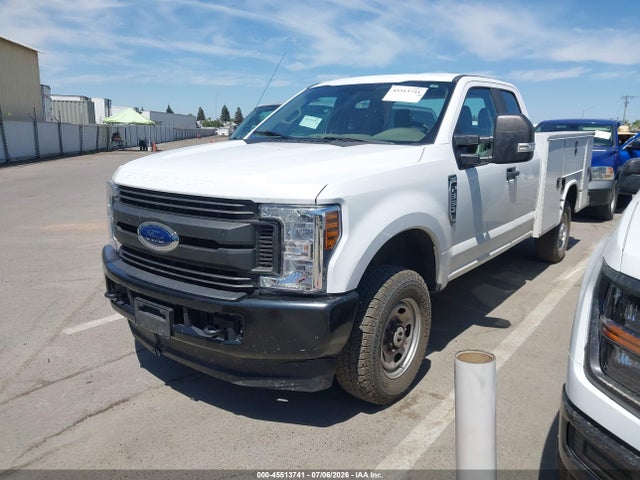 Ford F-350 Xl/xlt 2018 1FD8X3B60JEC69777 Image 2