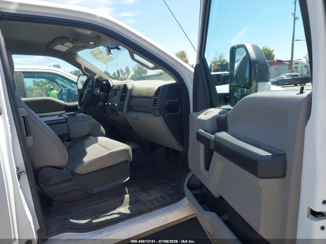 Ford F-350 Xl/xlt 2018 1FD8X3B60JEC69777 Image 5