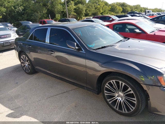 Продажа на аукционе авто 2013 Chrysler 300 300s, vin: 2C3CCABGXDH585504, номер лота: 45513754
