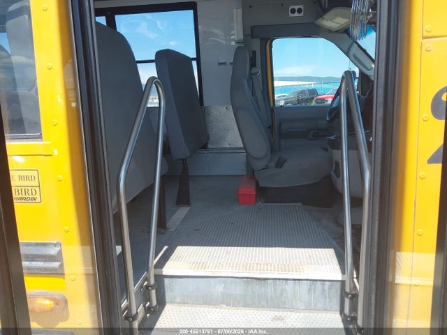 Продажа на аукционе авто 2016 Ford Econoline E450 Super Duty Cutwy Van, vin: 1FDEE4FL9GDC13835, номер лота: 45513761