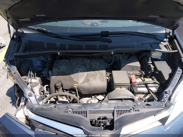 Продаж на аукціоні авто 2018 Toyota Sienna Le 8 Passenger, vin: 5TDKZ3DCXJS941037, номер лоту: 45513766