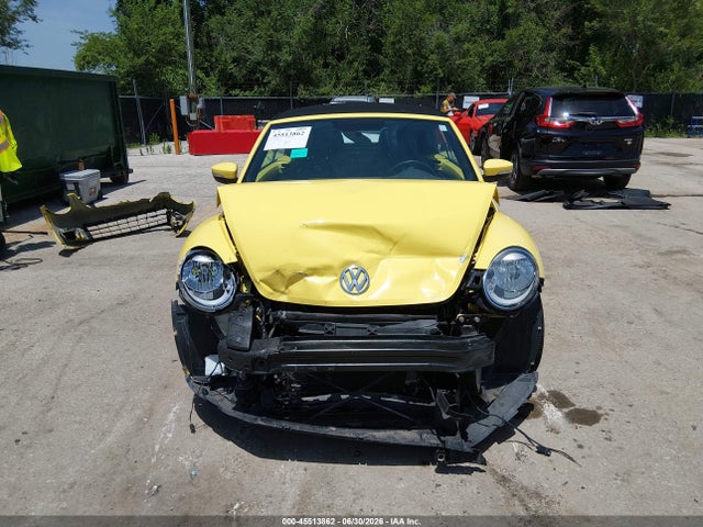 2014 Volkswagen Beetle 2.5l მანქანა იყიდება აუქციონზე, vin: 3VW5P7AT6EM801794, აუქციონის ნომერი: 45513862