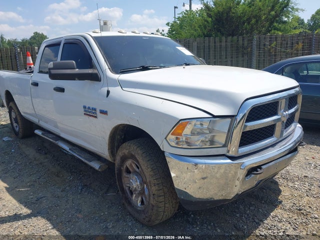 45513969 :رقم المزاد ، 3C6UR5HJ6JG262451 vin ، 2018 Ram 2500 Tradesman  4x4 8' Box مزاد بيع