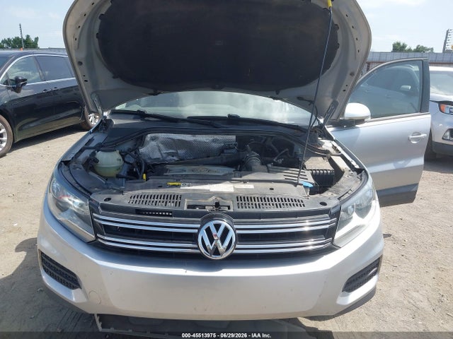 45513975 :رقم المزاد ، WVGAV7AX4JK001860 vin ، 2018 Volkswagen Tiguan Limited 2.0t مزاد بيع