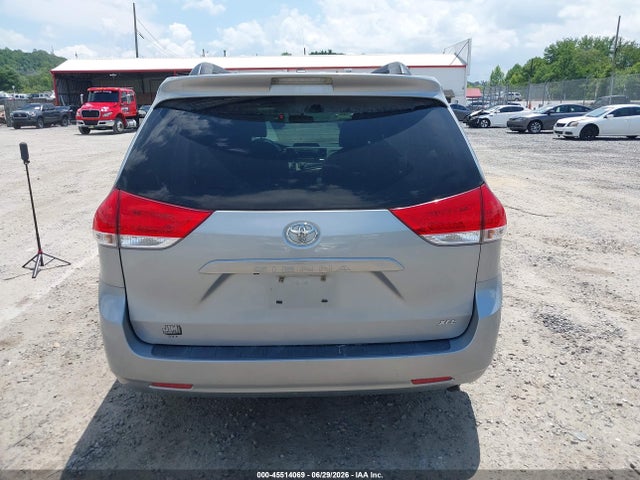 5TDYK3DCXES522478 Toyota Sienna Xle V6 8 Passenger