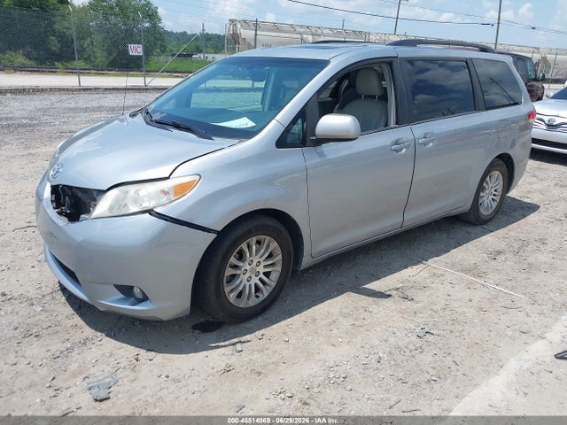 5TDYK3DCXES522478 Toyota Sienna Xle V6 8 Passenger