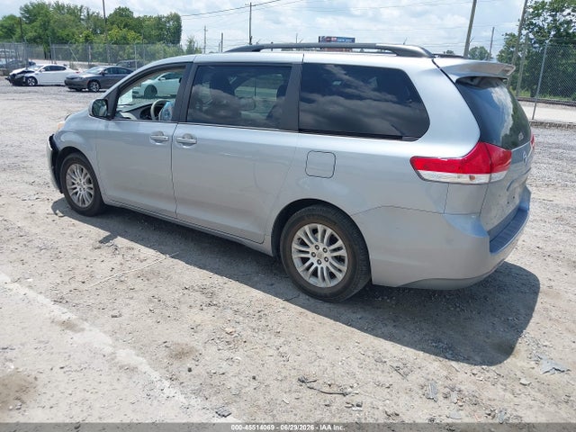 5TDYK3DCXES522478 Toyota Sienna Xle V6 8 Passenger