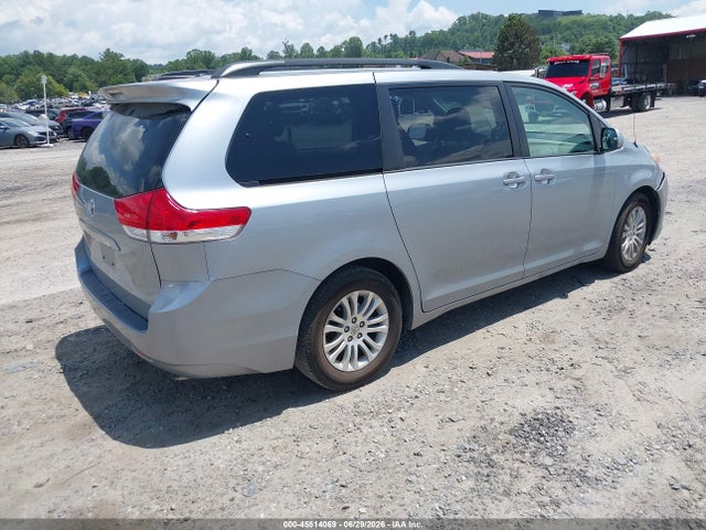5TDYK3DCXES522478 Toyota Sienna Xle V6 8 Passenger
