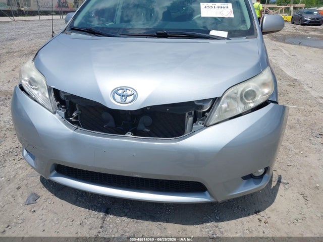 5TDYK3DCXES522478 Toyota Sienna Xle V6 8 Passenger