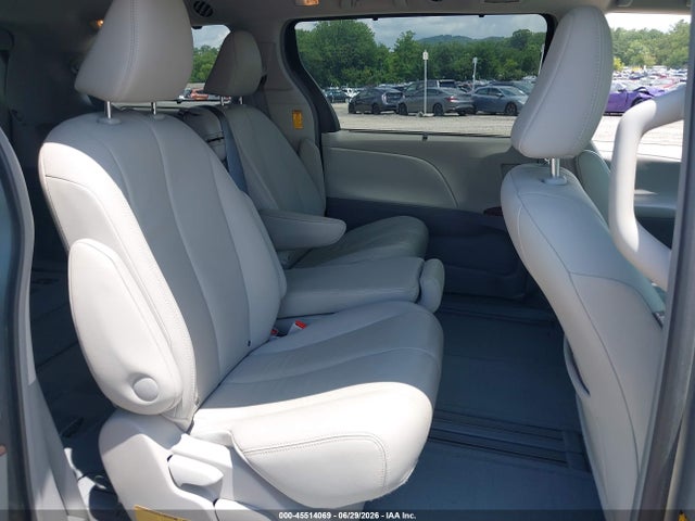5TDYK3DCXES522478 Toyota Sienna Xle V6 8 Passenger