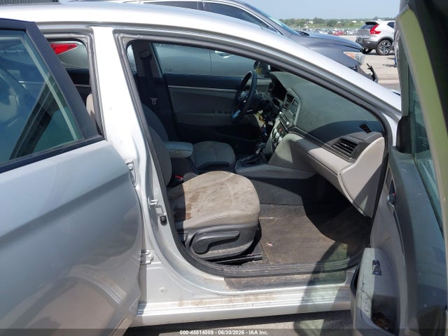 Продажа на аукционе авто 2019 Hyundai Elantra Se, vin: 5NPD74LFXKH446165, номер лота: 45514089