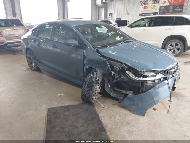 45514119 :رقم المزاد ، 1C3CCCDG7FN718027 vin ، 2015 Chrysler 200 S مزاد بيع