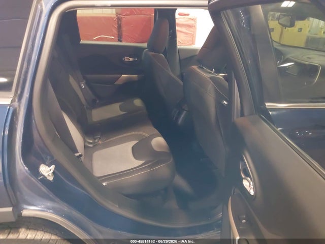 1C4PJMCB2JD531887 Jeep Cherokee Latitude 4x4