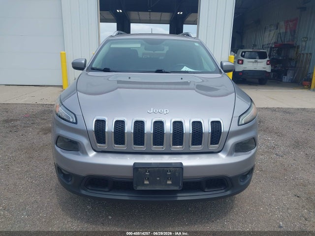 1C4PJMCB7JD580972 Jeep Cherokee Latitude 4x4