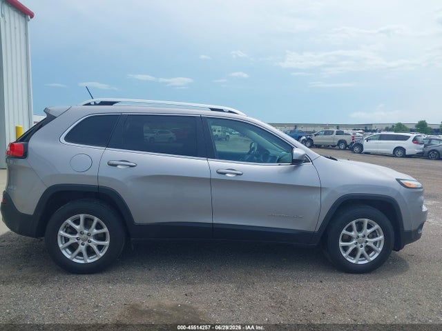 1C4PJMCB7JD580972 Jeep Cherokee Latitude 4x4