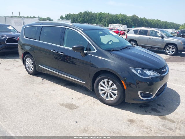 Продажа на аукционе авто 2018 Chrysler Pacifica Touring L, vin: 2C4RC1BG3JR112121, номер лота: 45514409