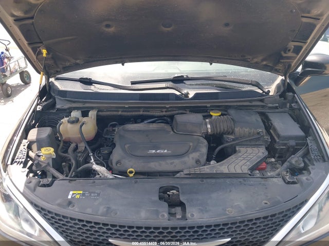 2018 Chrysler Pacifica Touring L მანქანა იყიდება აუქციონზე, vin: 2C4RC1BG3JR112121, აუქციონის ნომერი: 45514409