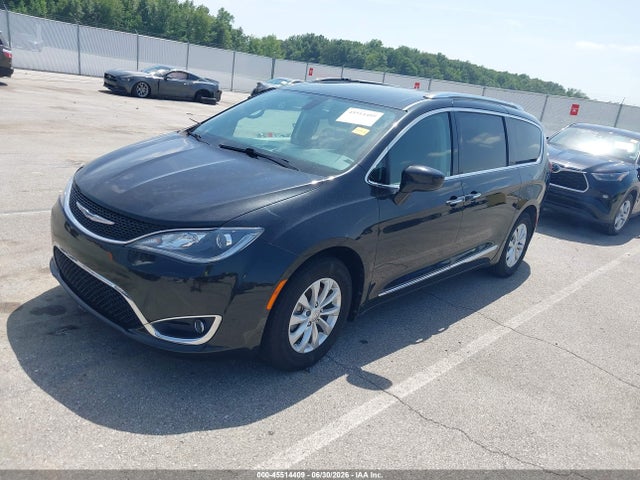 2018 Chrysler Pacifica Touring L მანქანა იყიდება აუქციონზე, vin: 2C4RC1BG3JR112121, აუქციონის ნომერი: 45514409