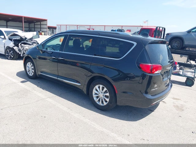 2018 Chrysler Pacifica Touring L მანქანა იყიდება აუქციონზე, vin: 2C4RC1BG3JR112121, აუქციონის ნომერი: 45514409