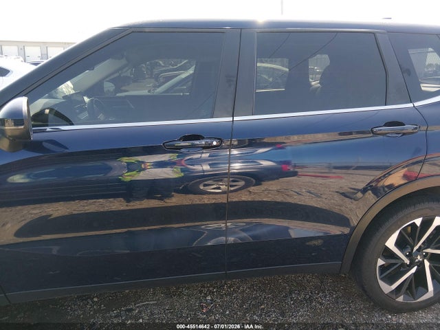 Продажа на аукционе авто 2024 Mitsubishi Outlander Se 2.5 S-awc/se Black Edition S-awc/se Black Edition W/pano Roof S-awc/se Ralliart S-awc, vin: JA4J4VA84RZ081226, номер лота: 45514642