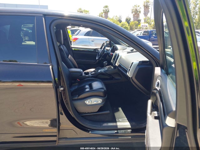 45514824 :رقم المزاد ، WP1AA2A22HKA87475 vin ، 2017 Porsche Cayenne Platinum Edition مزاد بيع