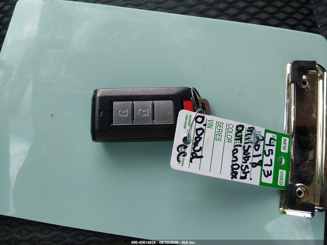 2018 Mitsubishi Outlander Se მანქანა იყიდება აუქციონზე, vin: JA4AZ3A32JJ003606, აუქციონის ნომერი: 45514828