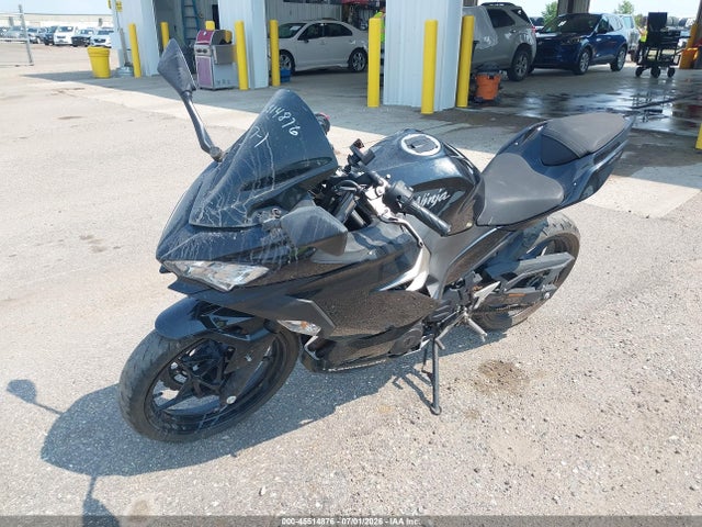 Kawasaki EX400 2019 JKAEXKH12KDA40681 Image 2