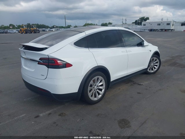 2016 Tesla Model X 60d/70d/75d/90d/p100d მანქანა იყიდება აუქციონზე, vin: 5YJXCBE26GF021247, აუქციონის ნომერი: 45514902