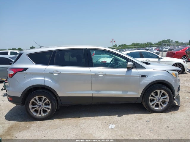 45514904 :رقم المزاد ، 1FMCU0GD5HUE38782 vin ، 2017 Ford Escape Se مزاد بيع