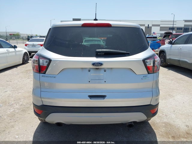 45514904 :رقم المزاد ، 1FMCU0GD5HUE38782 vin ، 2017 Ford Escape Se مزاد بيع