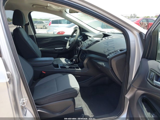 45514904 :رقم المزاد ، 1FMCU0GD5HUE38782 vin ، 2017 Ford Escape Se مزاد بيع
