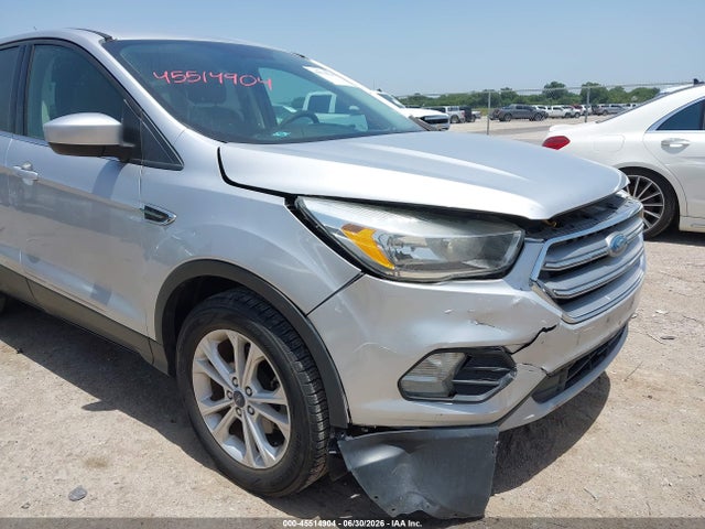 45514904 :رقم المزاد ، 1FMCU0GD5HUE38782 vin ، 2017 Ford Escape Se مزاد بيع