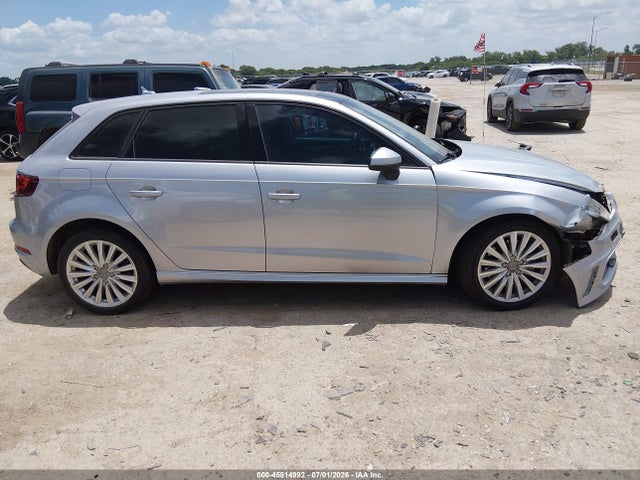 Продажа на аукционе авто 2016 Audi A3 E-tron 1.4t Premium, vin: WAUUPBFF8GA136544, номер лота: 45514992