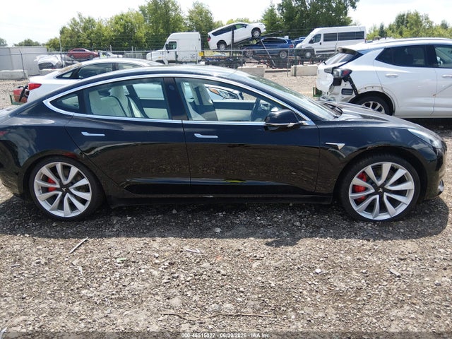 45515027 :رقم المزاد ، 5YJ3E1EB7KF393305 vin ، 2019 Tesla Model 3 Long Range/performance مزاد بيع