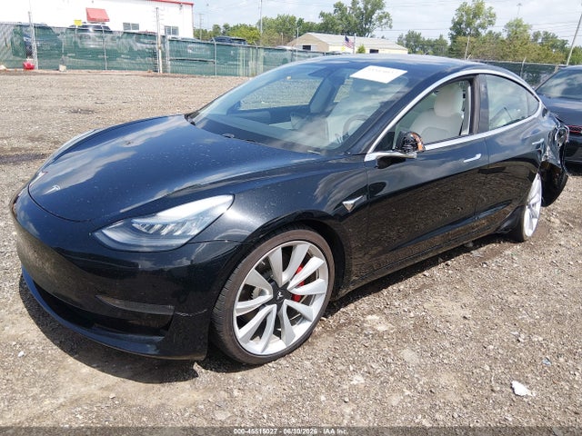 45515027 :رقم المزاد ، 5YJ3E1EB7KF393305 vin ، 2019 Tesla Model 3 Long Range/performance مزاد بيع