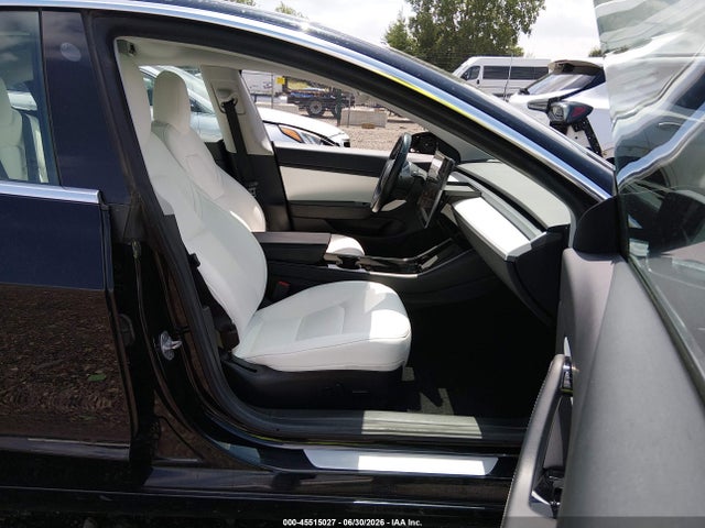 45515027 :رقم المزاد ، 5YJ3E1EB7KF393305 vin ، 2019 Tesla Model 3 Long Range/performance مزاد بيع
